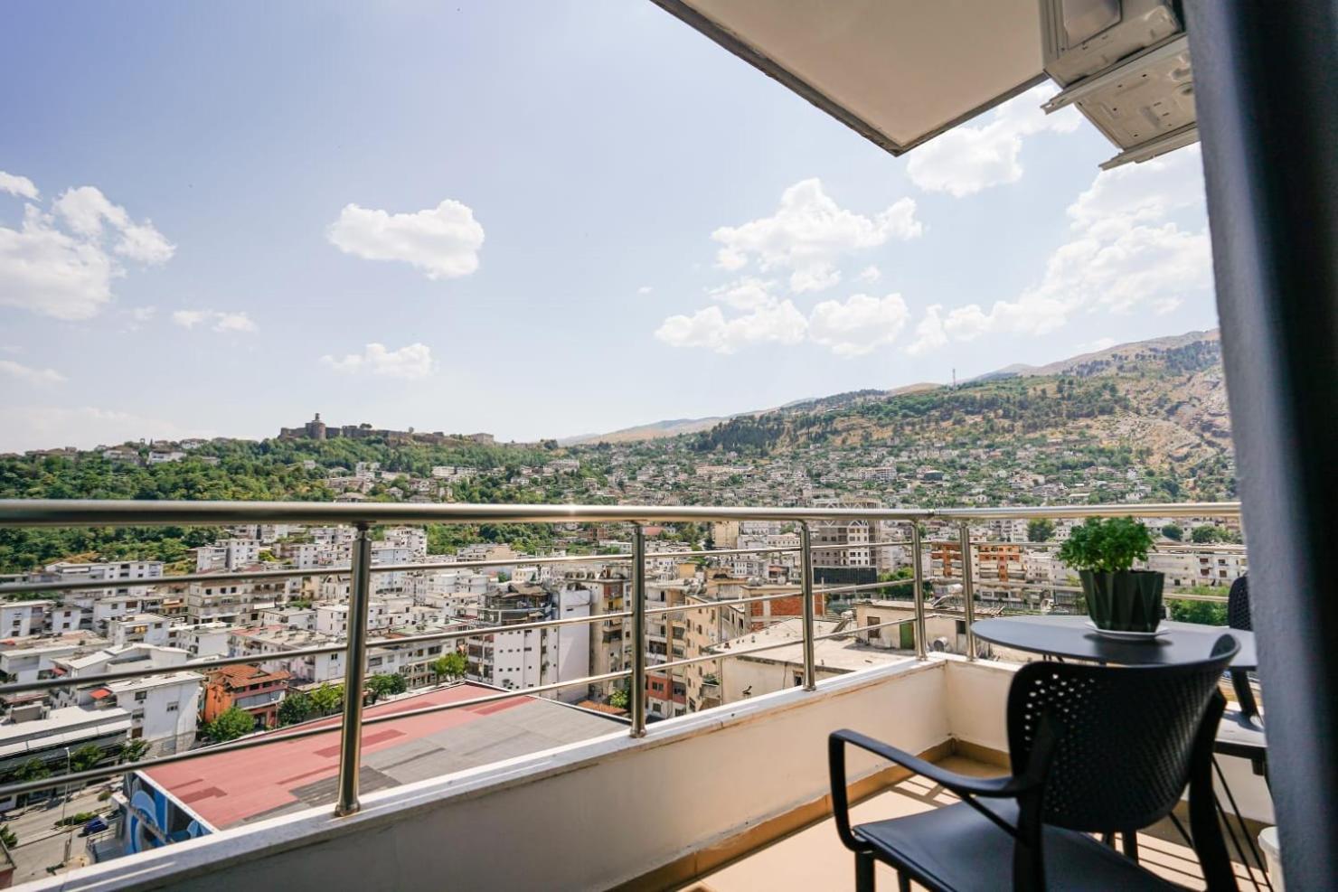 View City Apartments Gjirokastër Exterior foto
